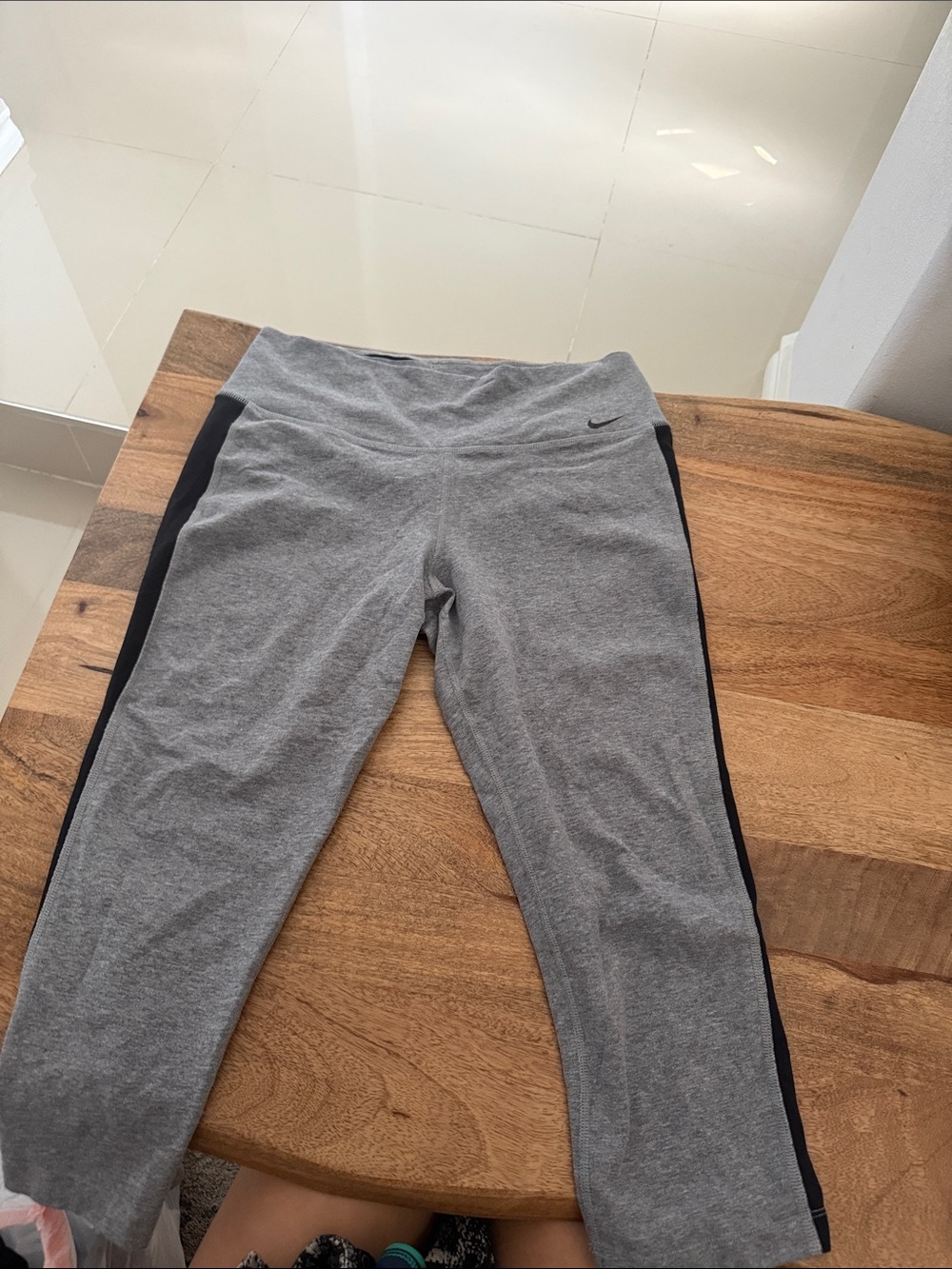 Nike women’s ' Gray and Black Athletic Leggings